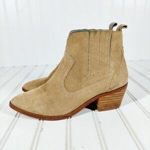 Steve Madden Bounty Suede Bootie C381